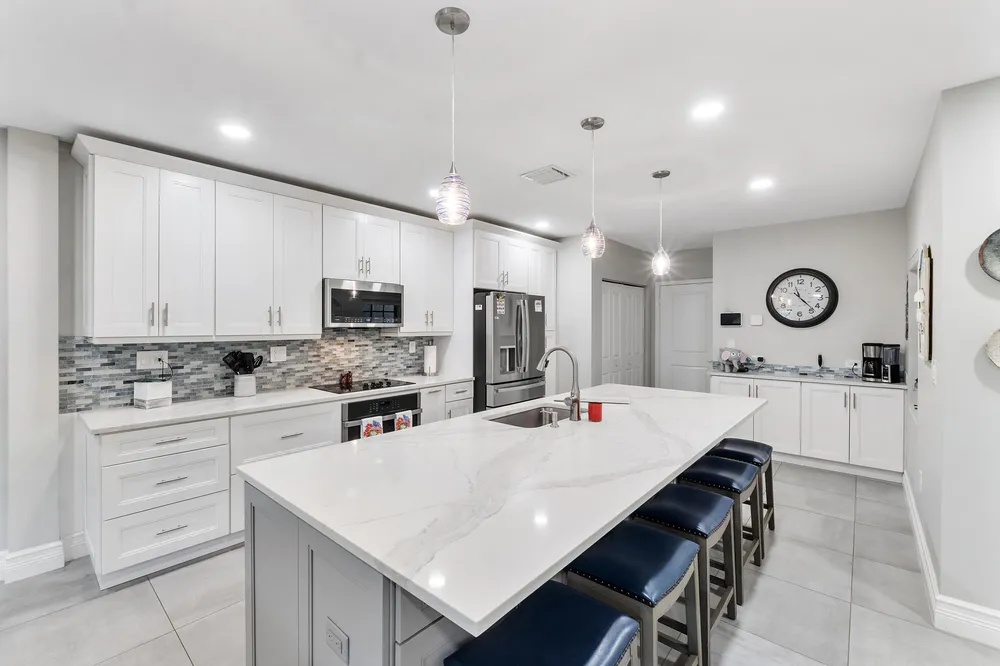 2932 Hidden Harbour Ct, Dania Beach, FL 33312
