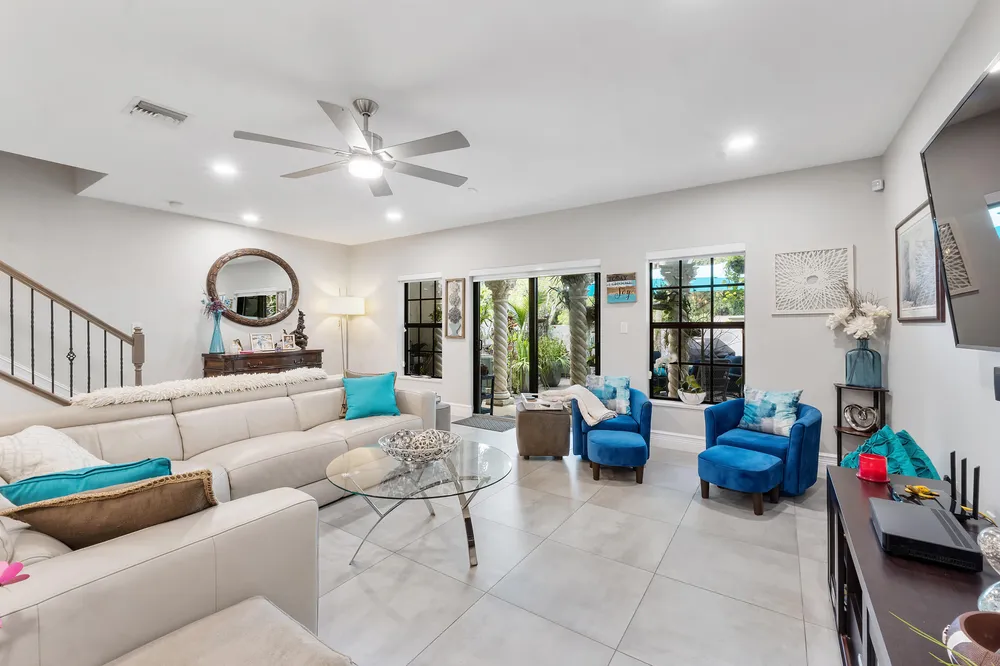 2932 Hidden Harbour Ct, Dania Beach, FL 33312