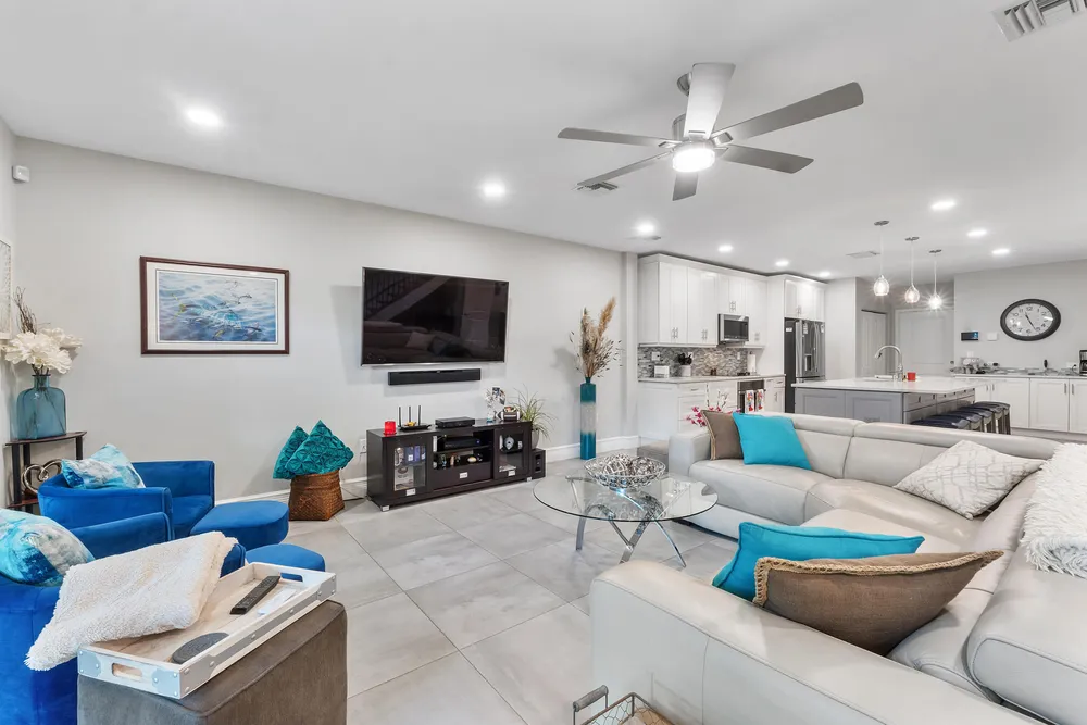 2932 Hidden Harbour Ct, Dania Beach, FL 33312