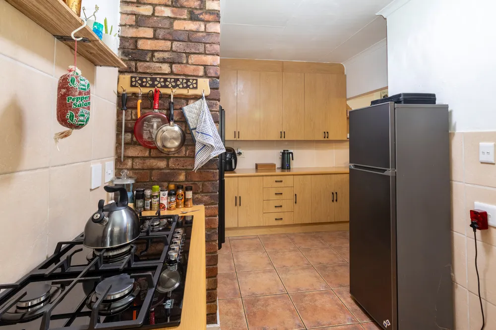 South Africa, Gauteng, Randpark Ridge, Knoppiesdoring Street, 14