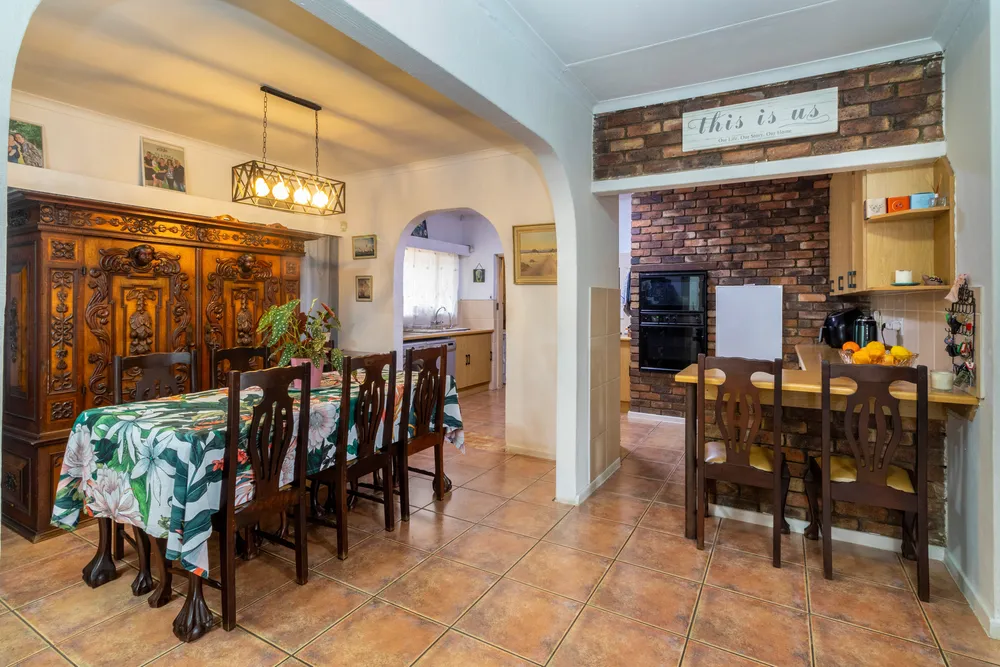 South Africa, Gauteng, Randpark Ridge, Knoppiesdoring Street, 14