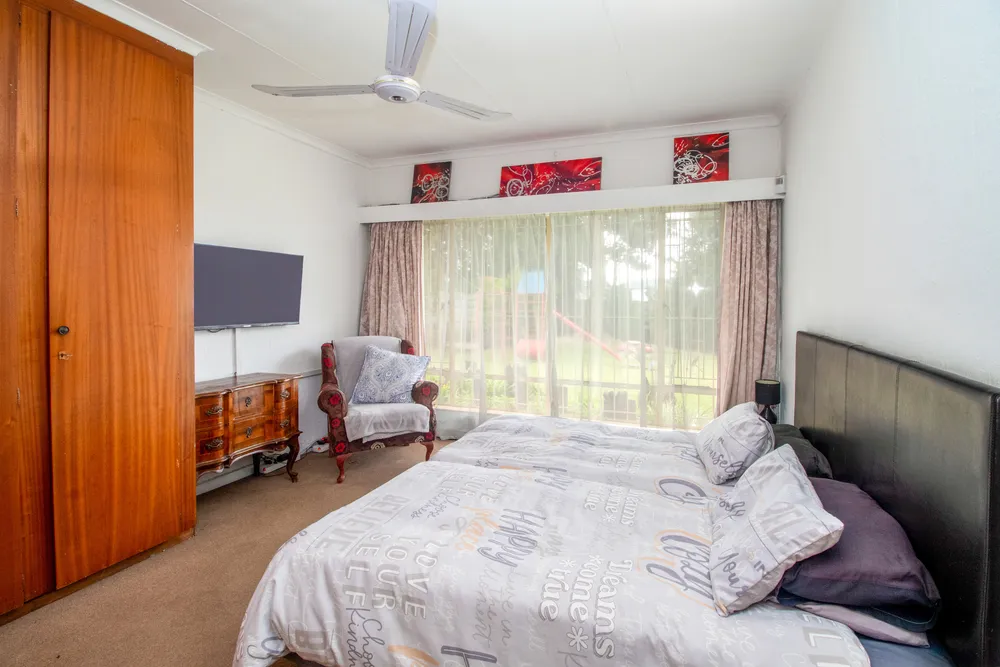 South Africa, Gauteng, Randpark Ridge, Knoppiesdoring Street, 14