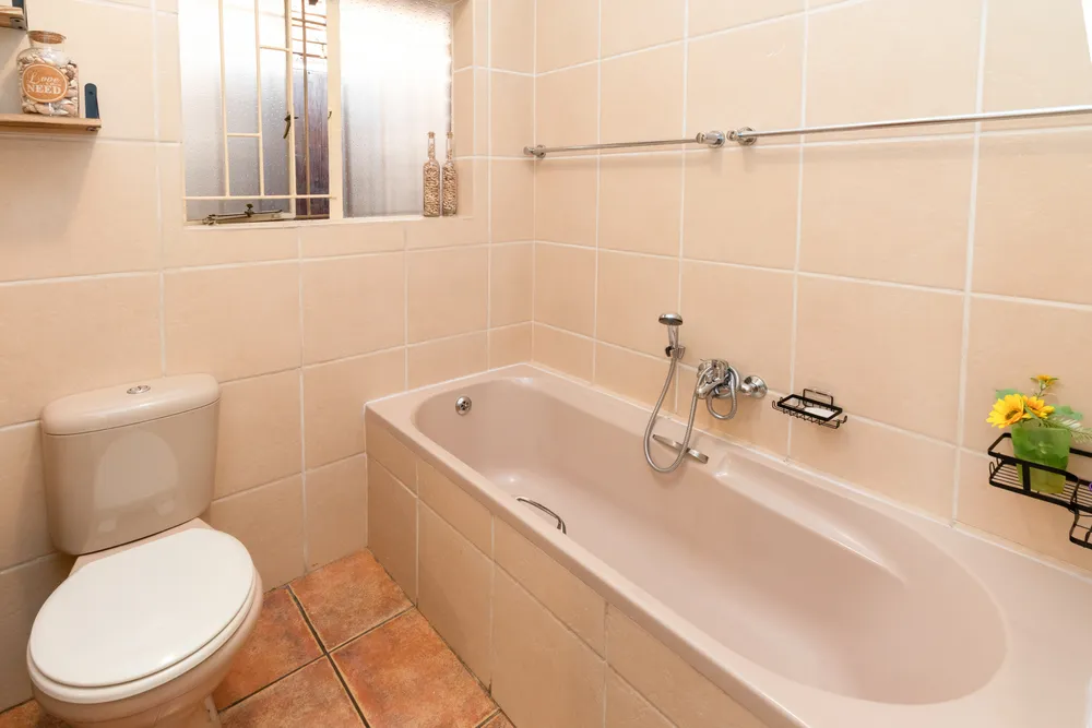 South Africa, Gauteng, Randpark Ridge, Knoppiesdoring Street, 14