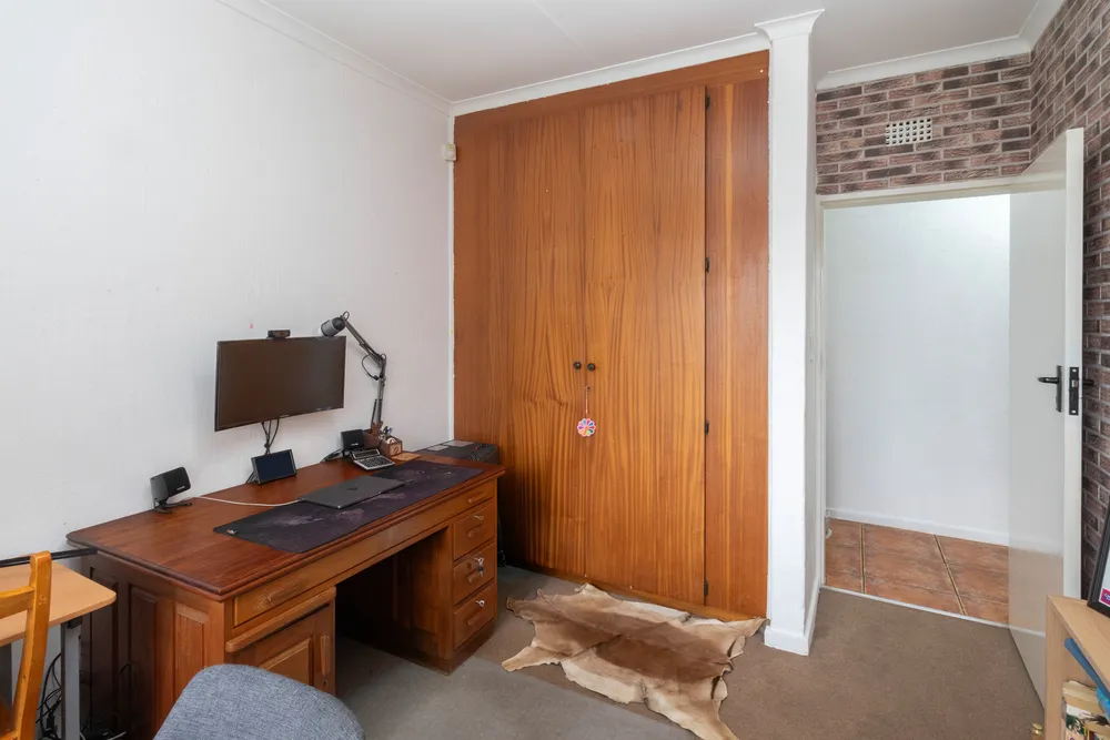 South Africa, Gauteng, Randpark Ridge, Knoppiesdoring Street, 14