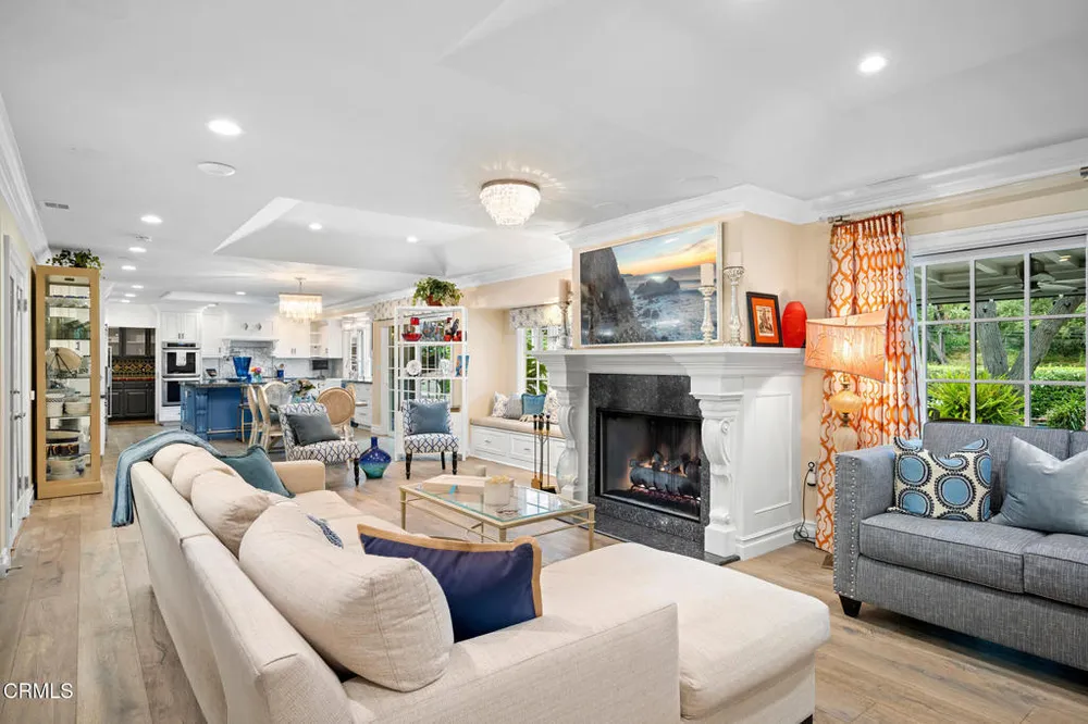 525 Berkshire Ave, La Canada Flintridge, CA 91011