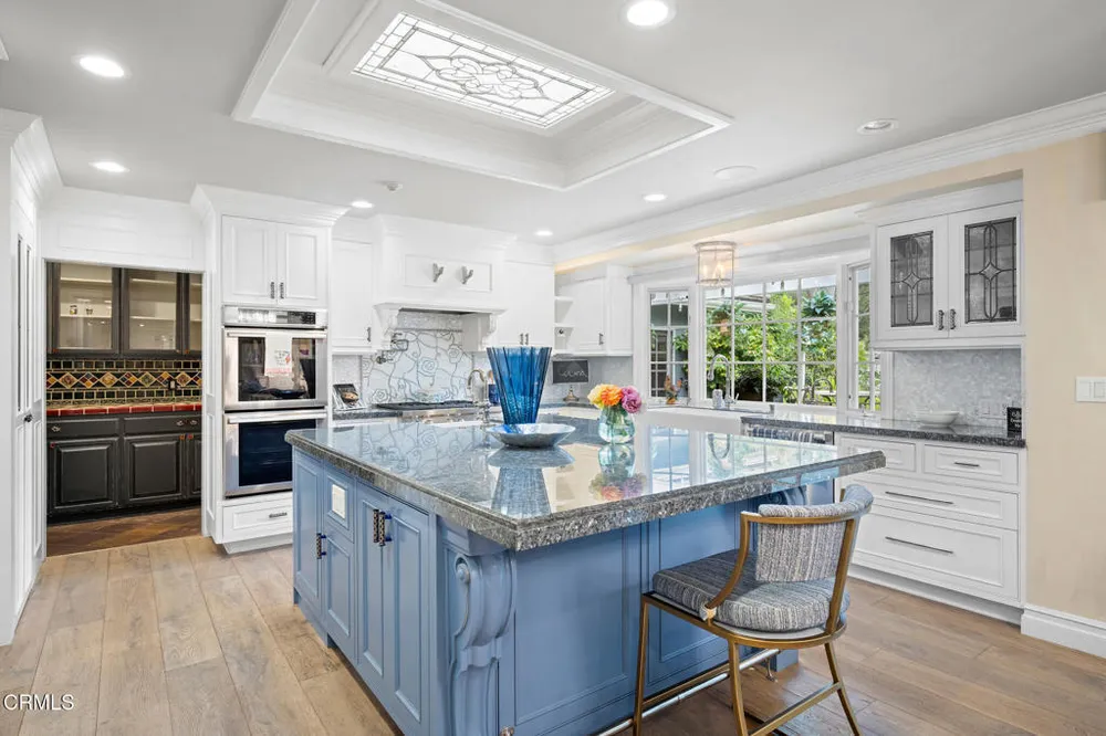 525 Berkshire Ave, La Canada Flintridge, CA 91011