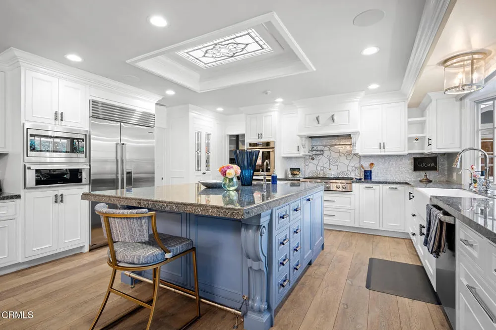 525 Berkshire Ave, La Canada Flintridge, CA 91011
