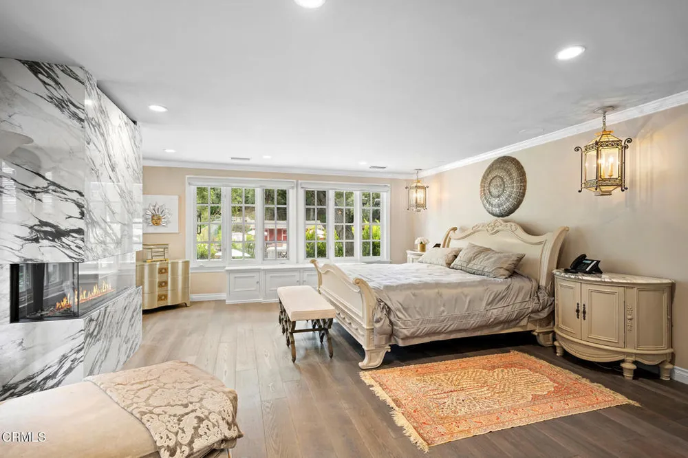 525 Berkshire Ave, La Canada Flintridge, CA 91011
