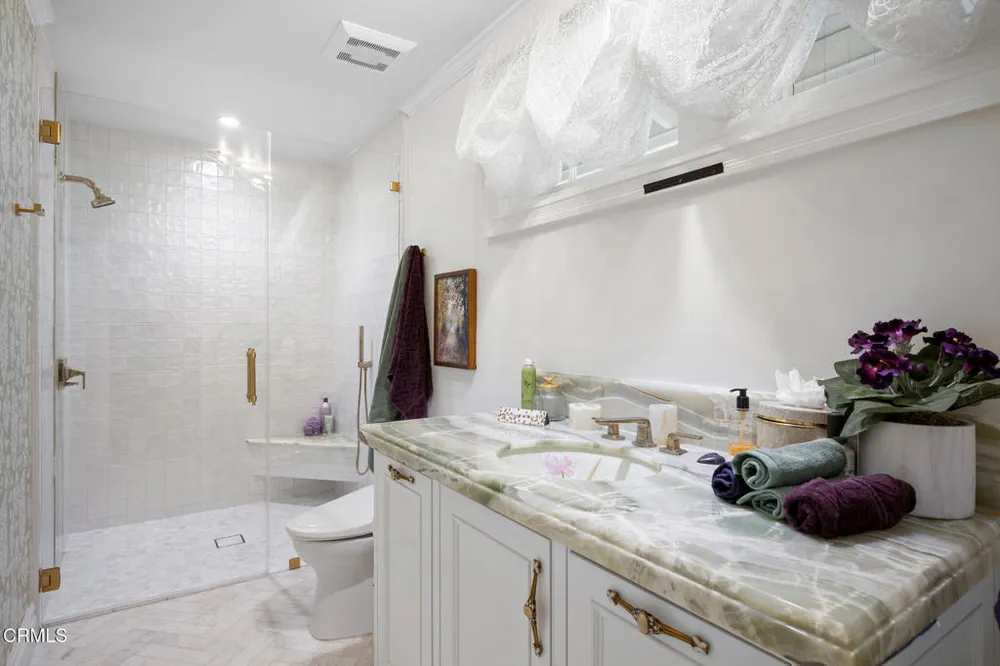 525 Berkshire Ave, La Canada Flintridge, CA 91011