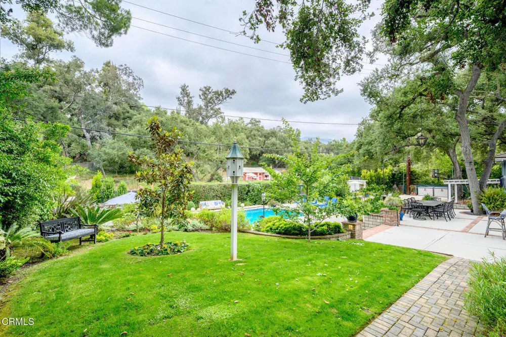 525 Berkshire Ave, La Canada Flintridge, CA 91011