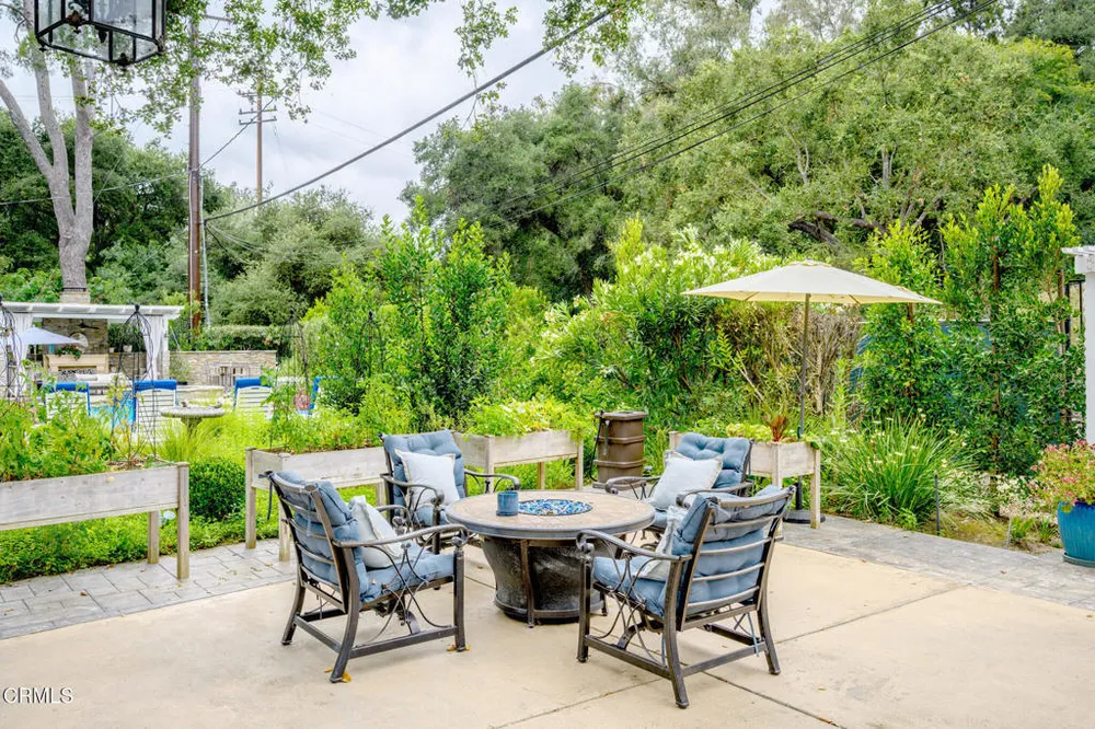 525 Berkshire Ave, La Canada Flintridge, CA 91011