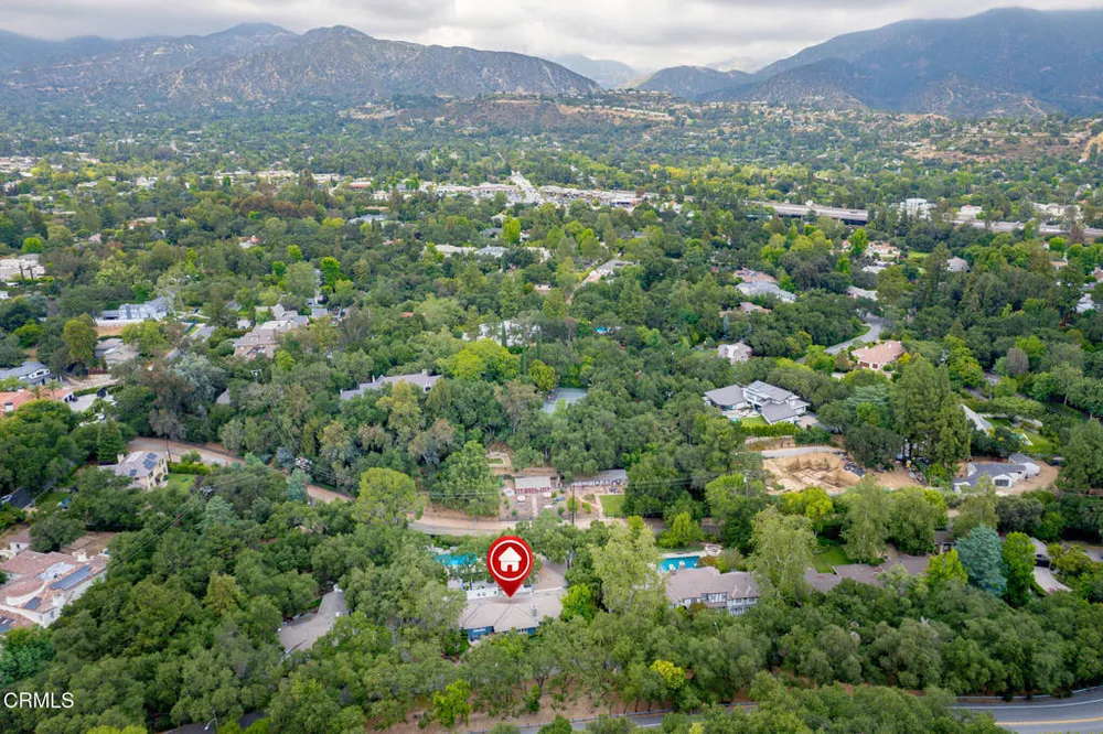 525 Berkshire Ave, La Canada Flintridge, CA 91011