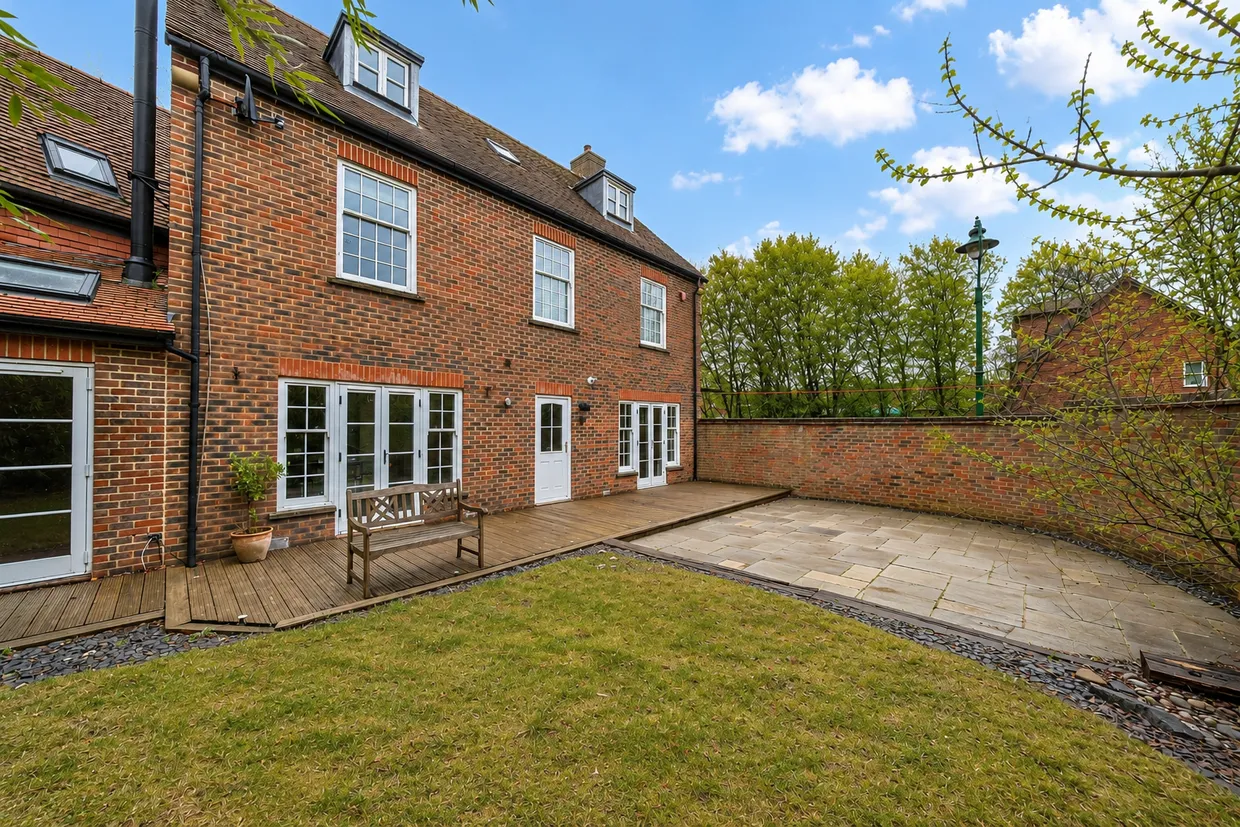 The Willows, Billingshurst, RH14 photo 4