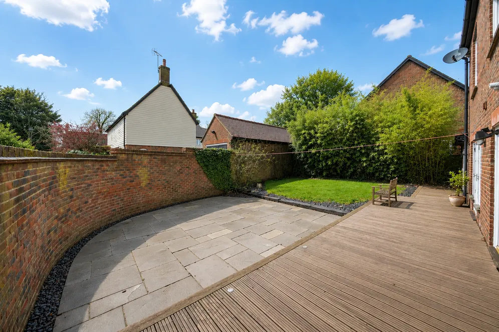 The Willows, Billingshurst, RH14 photo 3
