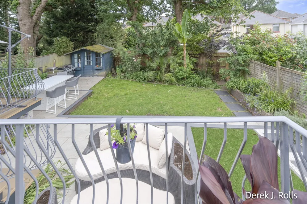 Property carousel item 26