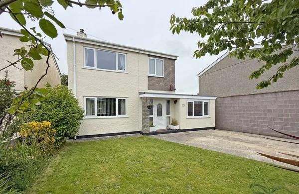 Roe Buck Estate, Llanfachraeth, Holyhead, Isle of Anglesey, LL65