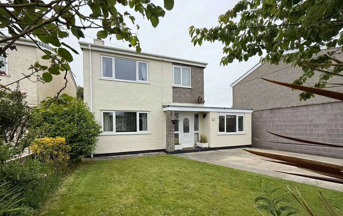 Roe Buck Estate, Llanfachraeth, Holyhead, Isle of Anglesey, LL65
