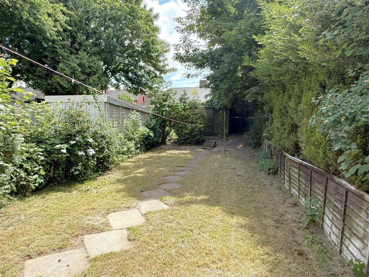 Cadle Road, Low Hill