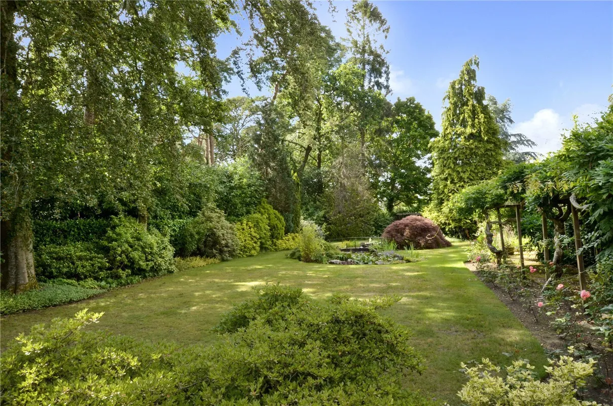 Moorside Road, West Moors, Ferndown, Dorset, BH22