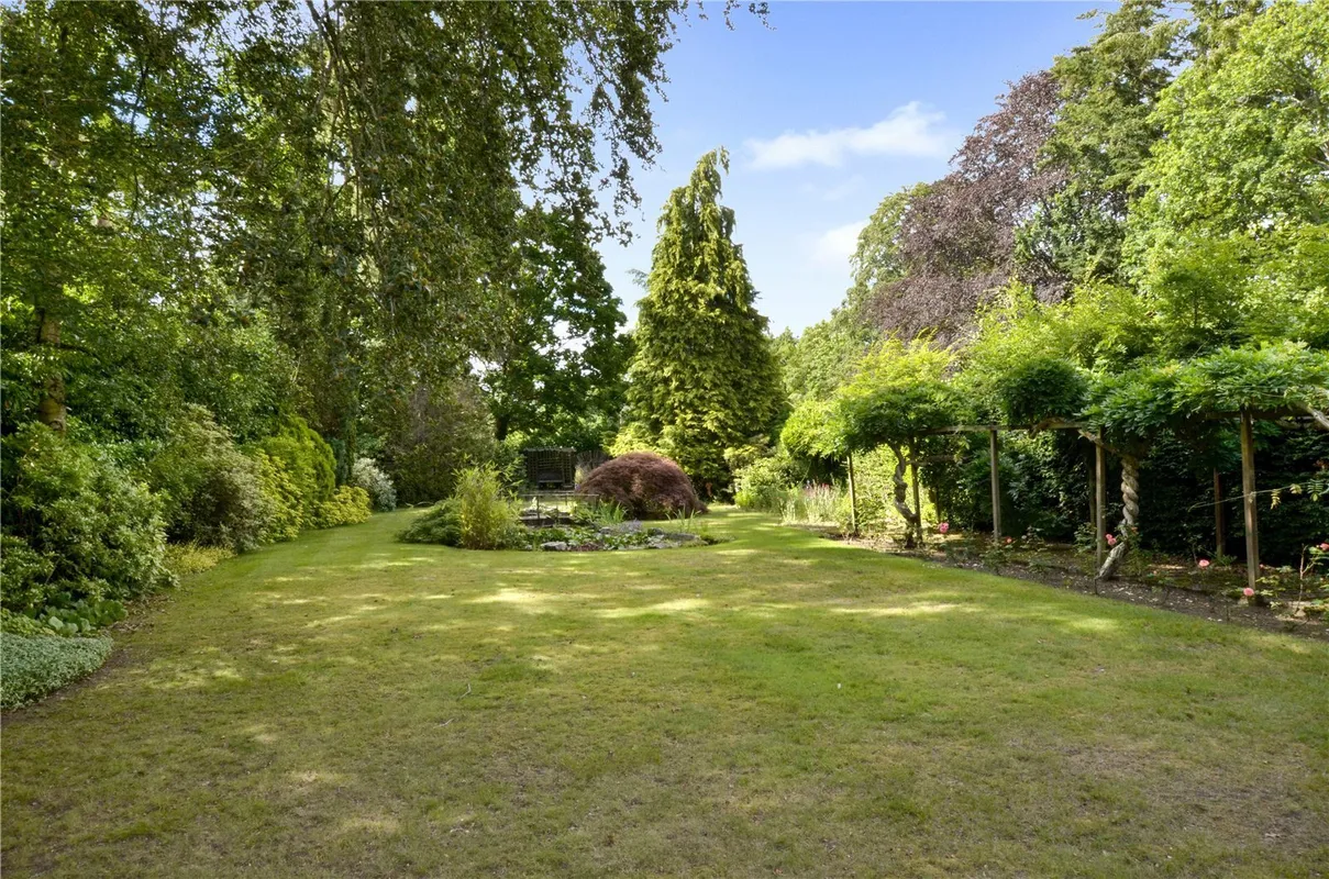 Moorside Road, West Moors, Ferndown, Dorset, BH22