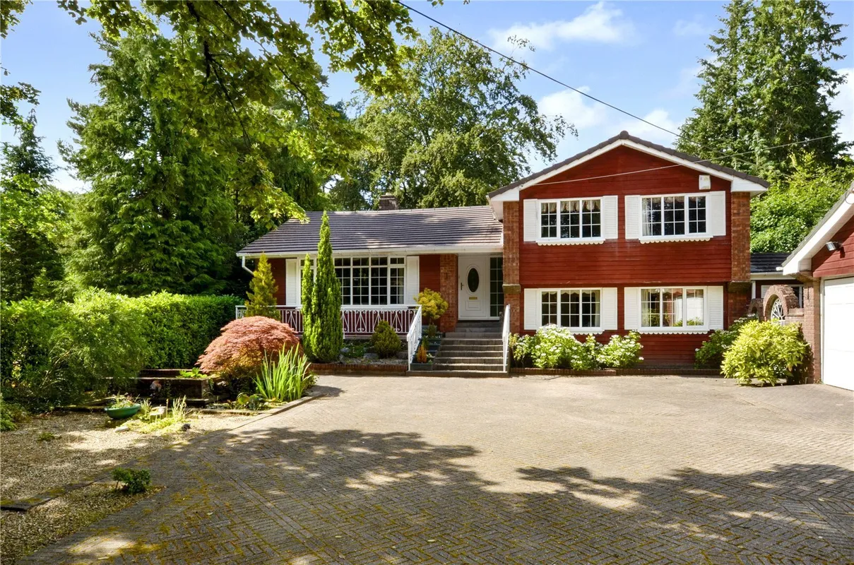 Moorside Road, West Moors, Ferndown, Dorset, BH22