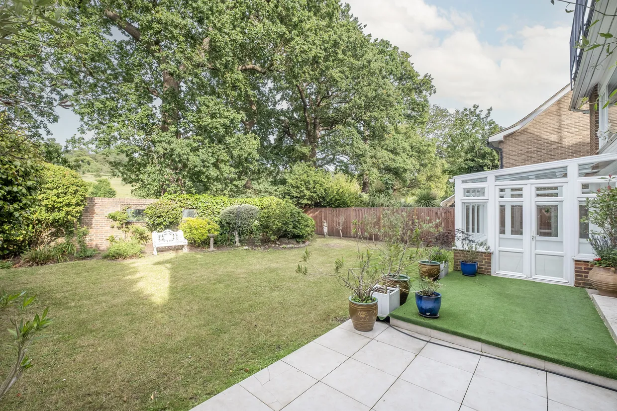 Cedar Heights, Richmond, TW10 photo 11