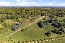 Cedar Heights, Richmond, TW10 photo 18