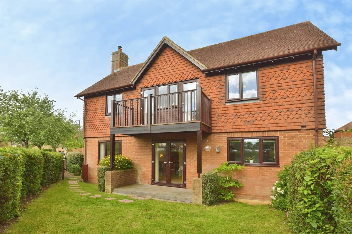 Gaddesden Crescent, Wavendon Gate, MILTON KEYNES