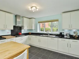 Gaddesden Crescent, Wavendon Gate, MILTON KEYNES thumb 3
