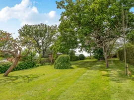 Oak Avenue, Enfield thumb 2
