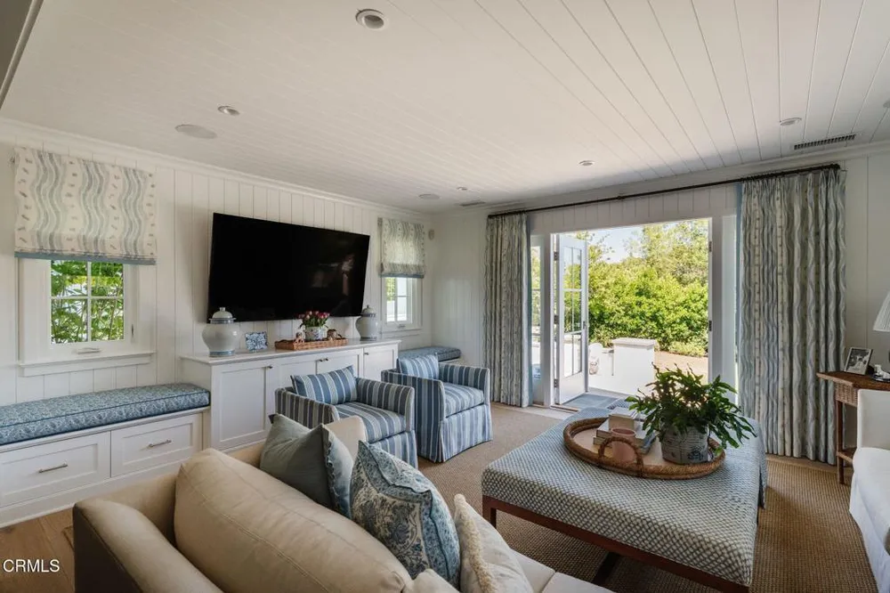 5120 Hayman Ave, La Canada Flintridge, CA 91011