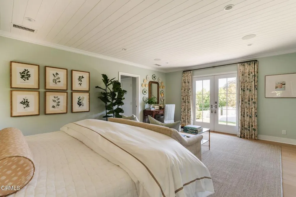 5120 Hayman Ave, La Canada Flintridge, CA 91011