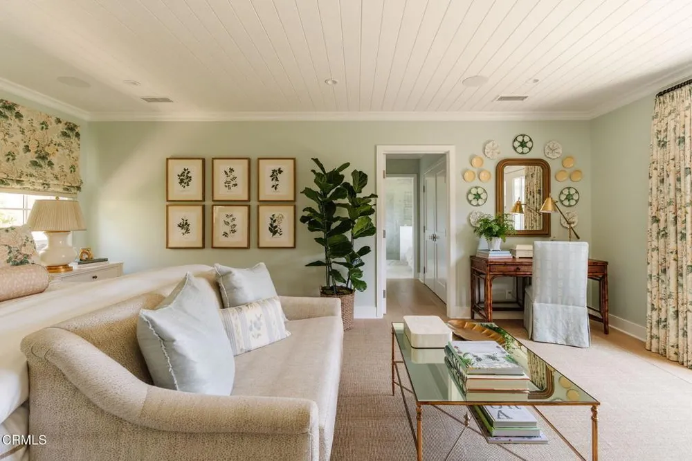 5120 Hayman Ave, La Canada Flintridge, CA 91011