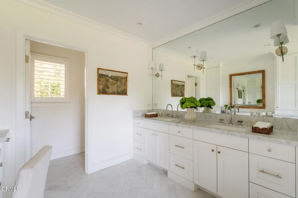 5120 Hayman Ave, La Canada Flintridge, CA 91011