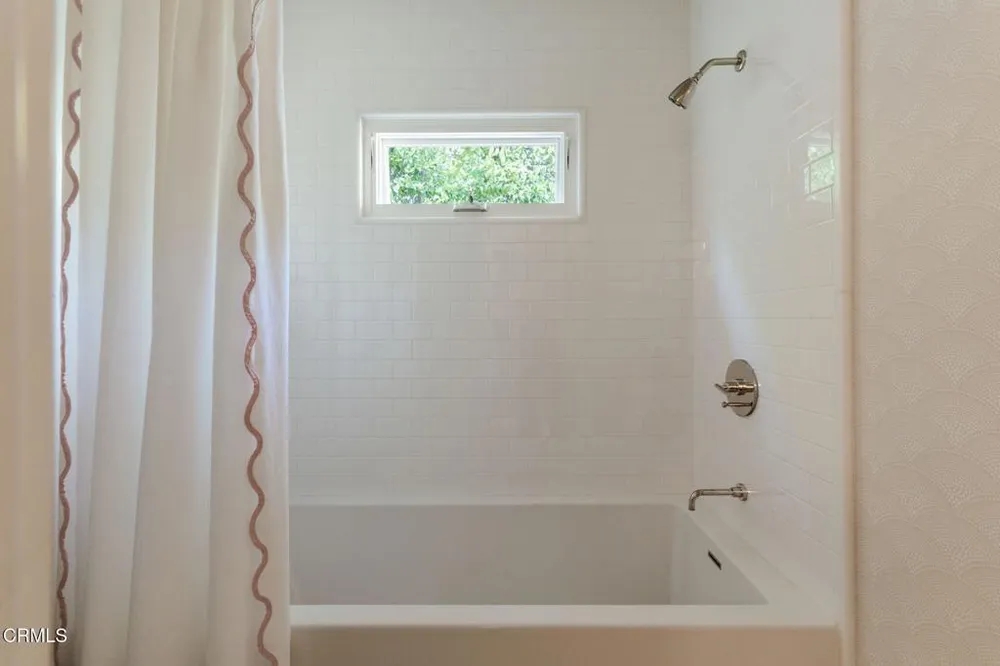 5120 Hayman Ave, La Canada Flintridge, CA 91011