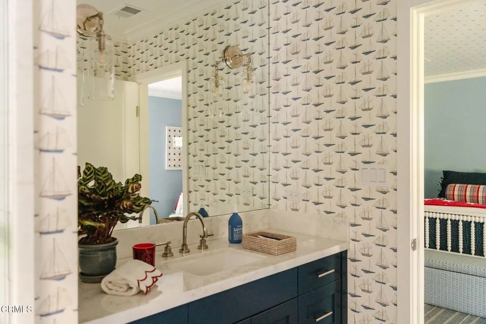5120 Hayman Ave, La Canada Flintridge, CA 91011