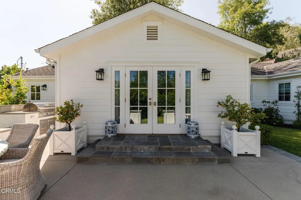 5120 Hayman Ave, La Canada Flintridge, CA 91011