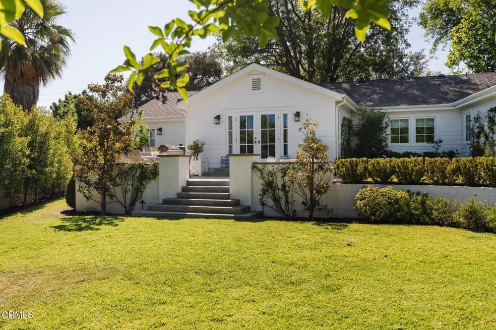 5120 Hayman Ave, La Canada Flintridge, CA 91011