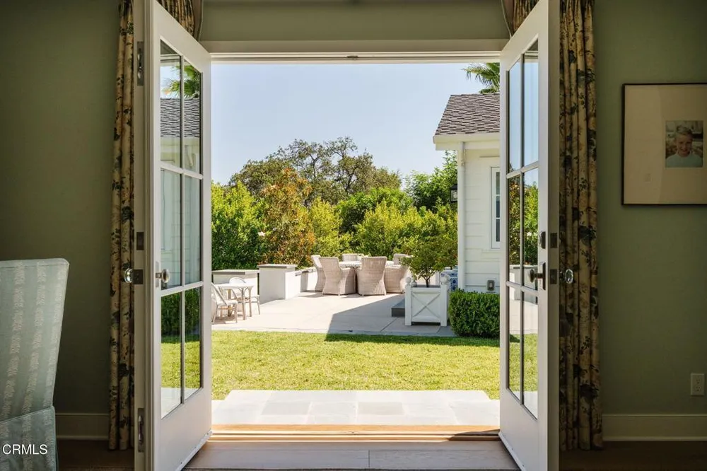 5120 Hayman Ave, La Canada Flintridge, CA 91011
