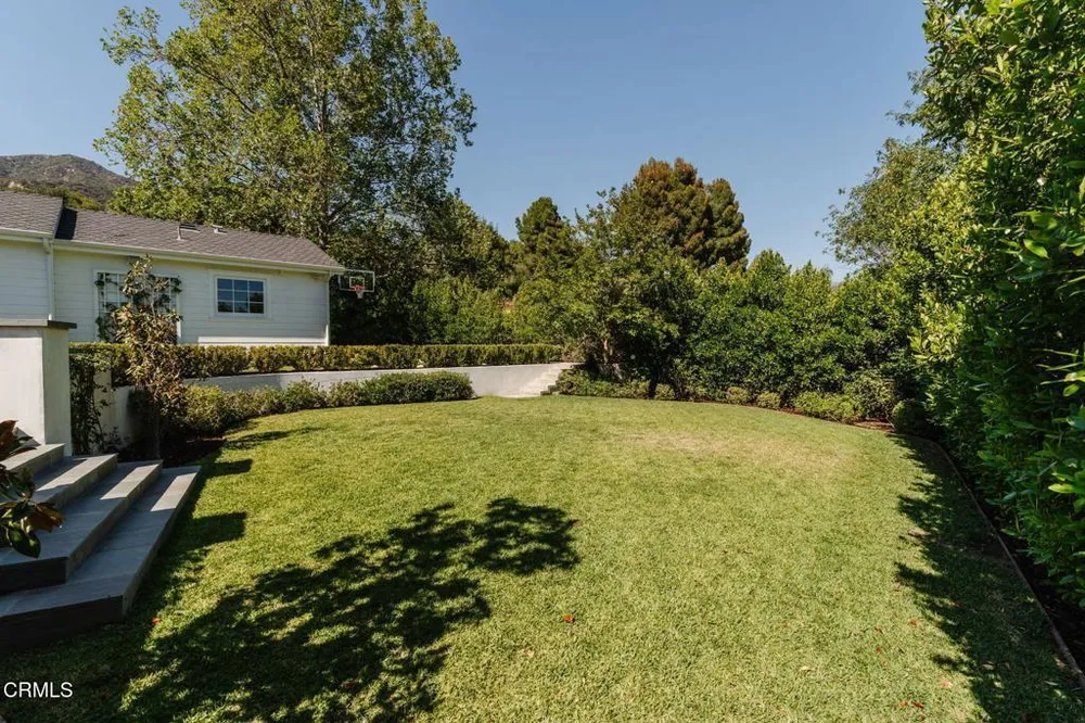 5120 Hayman Ave, La Canada Flintridge, CA 91011