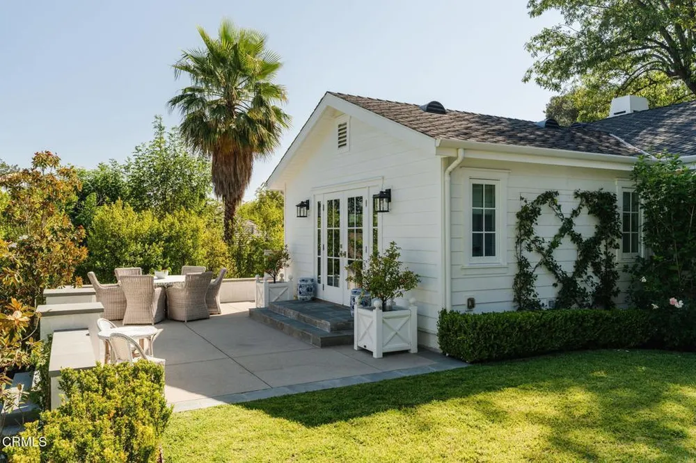 5120 Hayman Ave, La Canada Flintridge, CA 91011