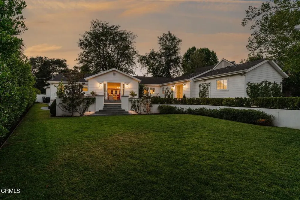 5120 Hayman Ave, La Canada Flintridge, CA 91011