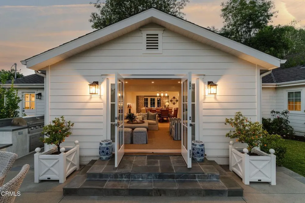 5120 Hayman Ave, La Canada Flintridge, CA 91011