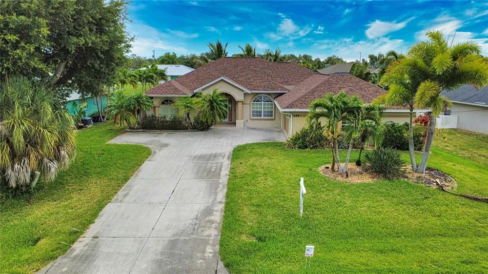 138 Broadmoor Ln, Rotonda, FL 33947