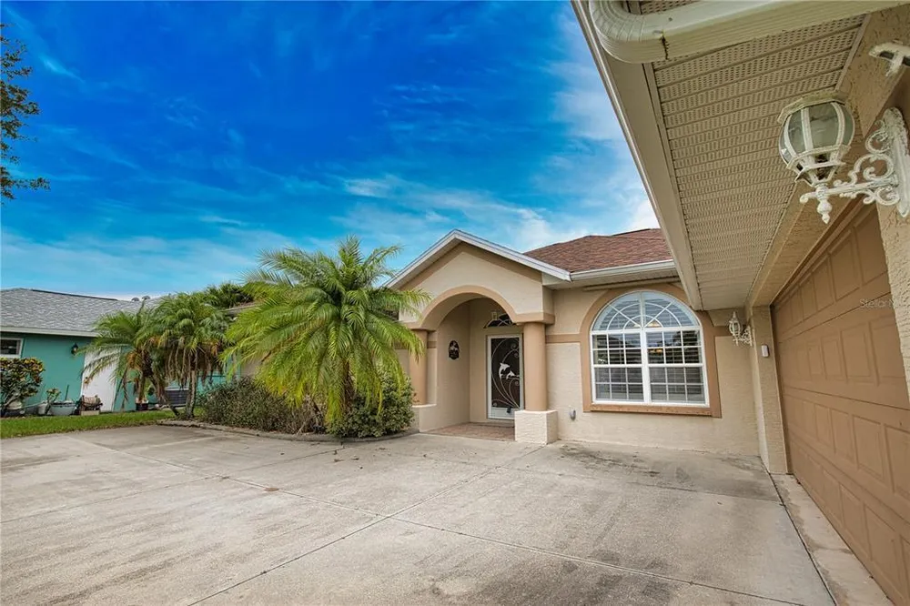138 Broadmoor Ln, Rotonda, FL 33947
