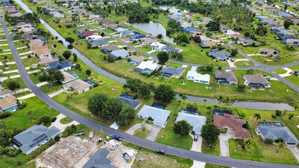 138 Broadmoor Ln, Rotonda, FL 33947