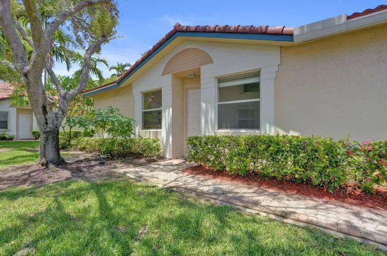 11646 NW 47th Dr, Coral Springs, FL 33076
