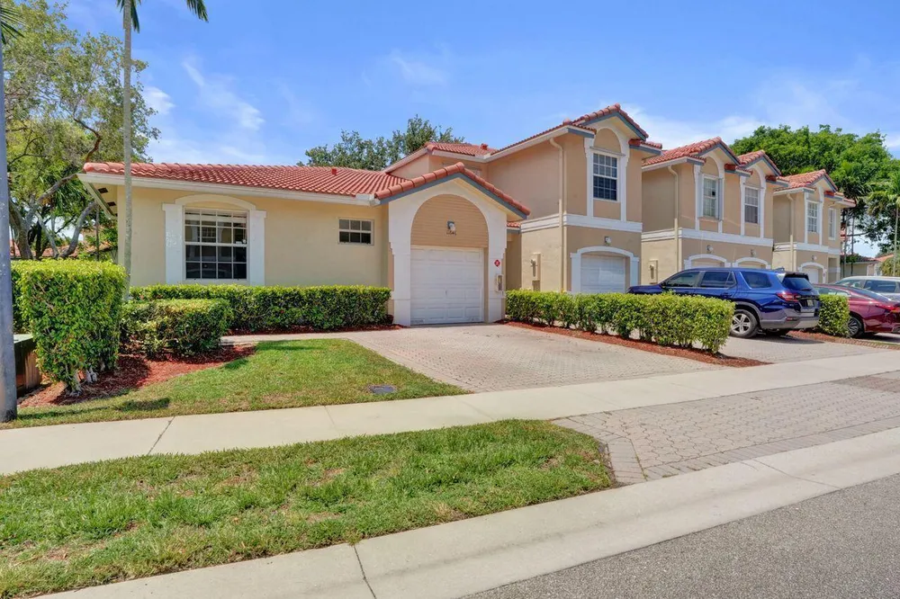 11646 NW 47th Dr, Coral Springs, FL 33076