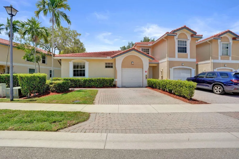 11646 NW 47th Dr, Coral Springs, FL 33076