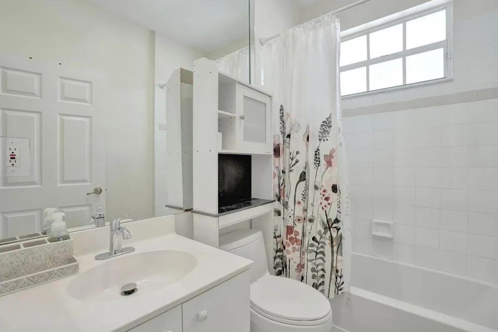 11646 NW 47th Dr, Coral Springs, FL 33076